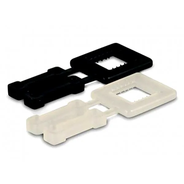 Пряжка пластиковая